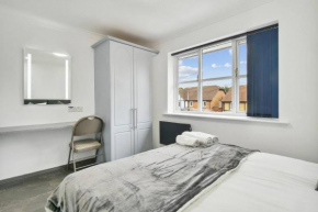 Long Stay Heaven Penthouse Near Ascot Racecourse!